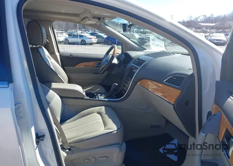 2013 Lincoln Mkx z USA, uszkodzony, nr VIN 2LMDJ8JK0DBL04222